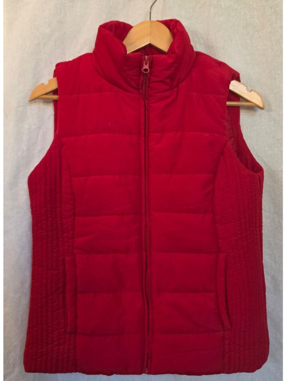 NWT New York & Company Red Puffer Vest Womens Small Quilted Zip Front Mock Neck